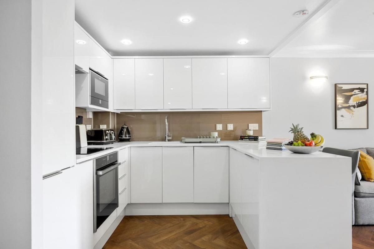 Modern Luxe 1 Bedroom With Location Appartement *