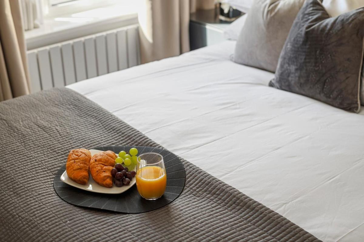 Modern Luxe 1 Bedroom With Location Appartement *