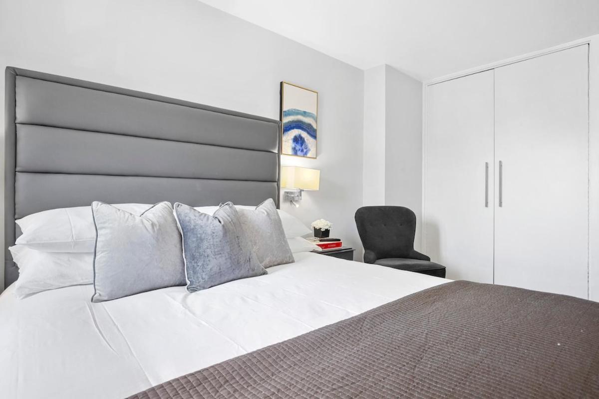 Modern Luxe 1 Bedroom With Location *
